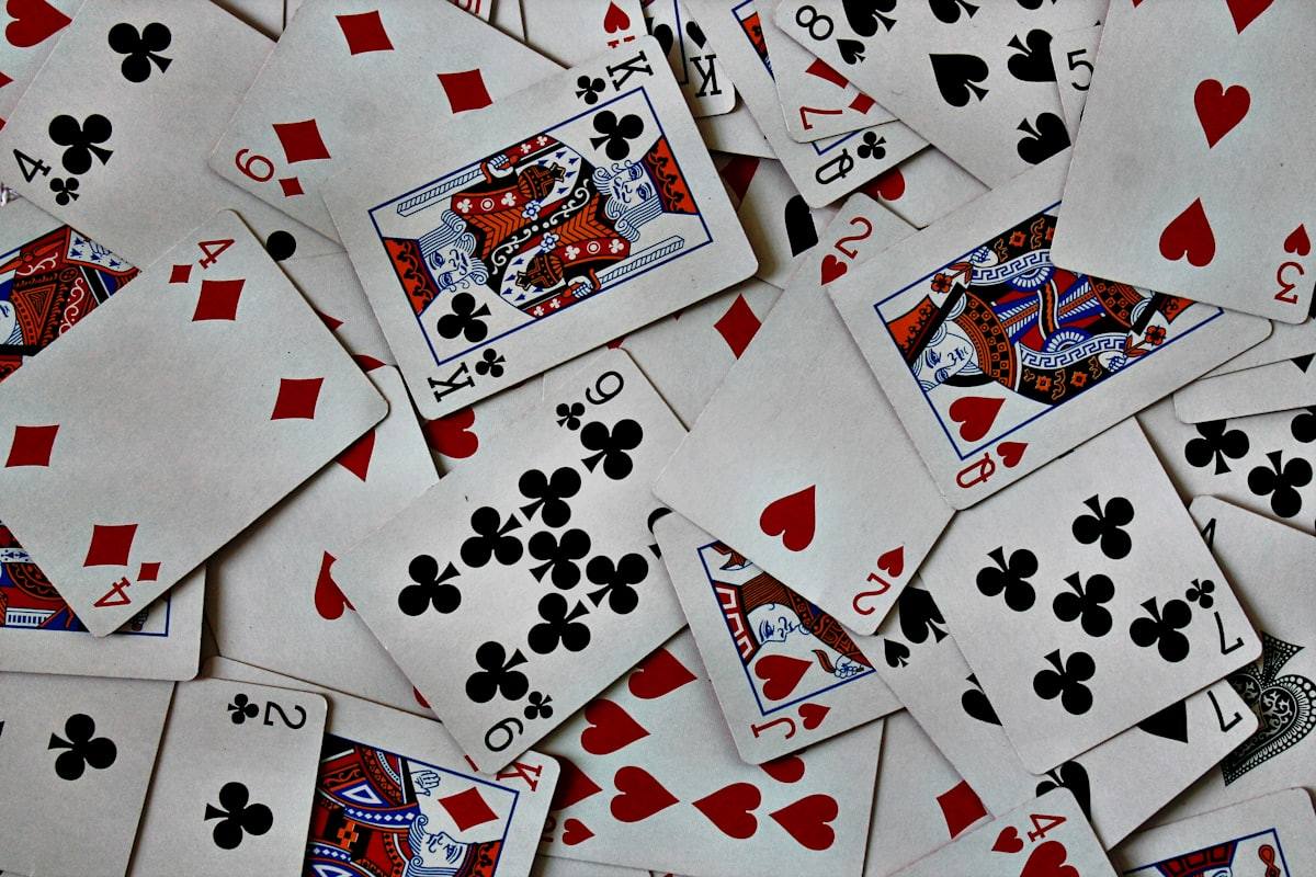 Poker Online: Permainan Keterampilan di Tengah Ketidakpastian